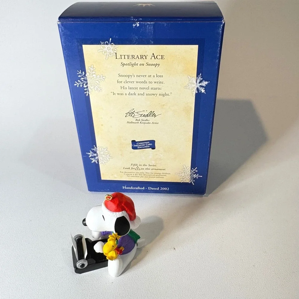 Hallmark Peanuts Snoopy Literary Ace 2002 Keepsake Ornament Spotlight Series Box